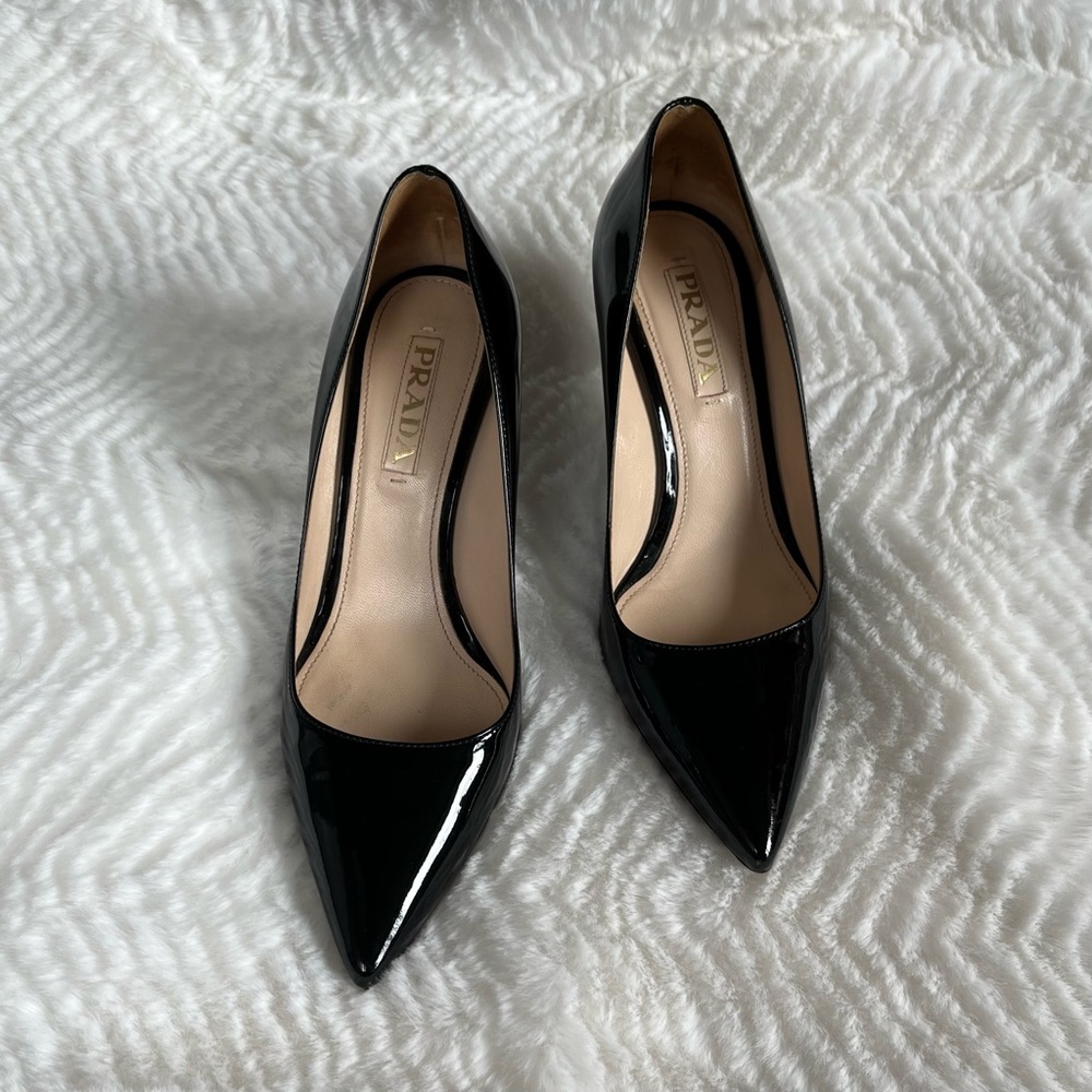 Prada black patent leather pointed toe kitten heels pumps Size 38.5/8.5